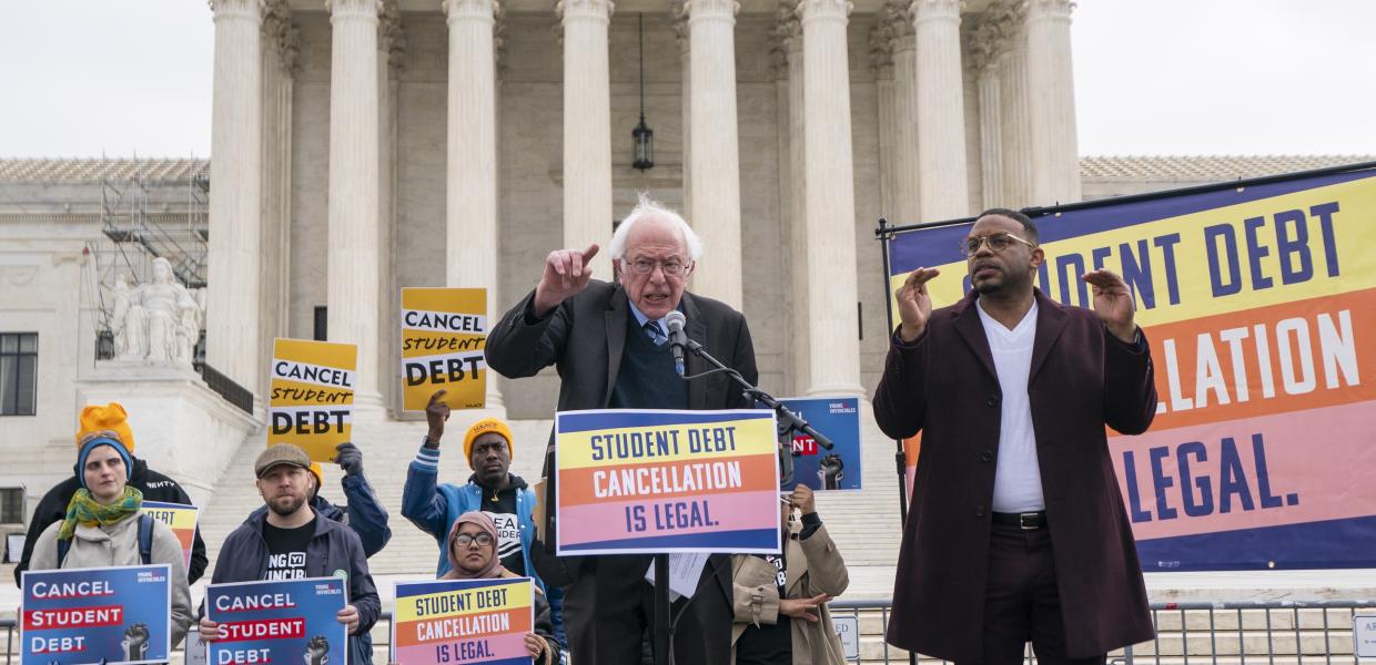 133664966_SANDERS_UNIS.jpg
