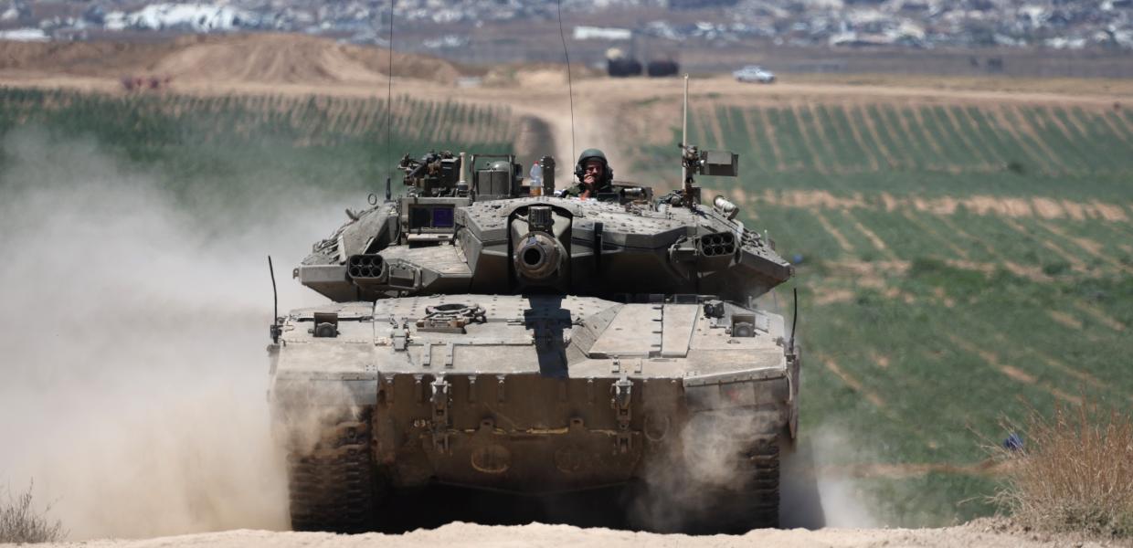 135025011_GAZA_TANK.jpg