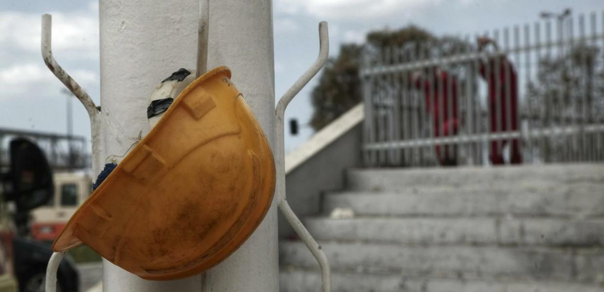 Μεικτός μισθός κάτω από τα 1.000 ευρώ για έναν στους δύο εργαζόμενους