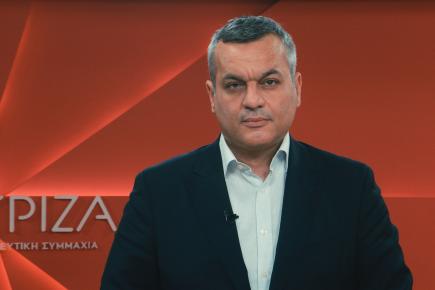 Ο Χάρης Μαμουλάκης