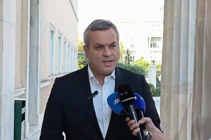 Ο Χάρης Μαμουλάκης