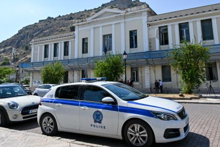 ΑΠΟΛΟΓΙΑ ΑΣΤΥΝΟΜΙΚΩΝ ΓΙΑ ΠΥΡΟΒΟΛΙΣΜΟ 20ΧΡΟΝΟΥ