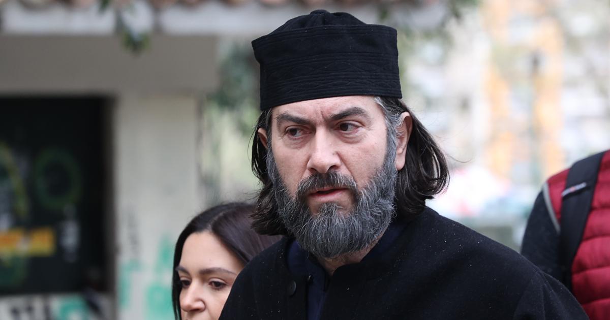Κιβωτός του Κόσμου / Αδιανόητη δήλωση - «Ο πατέρας Αντώνιος είναι όσο αθώος είναι τα παιδιά στα Τέμπη» | Αυγή