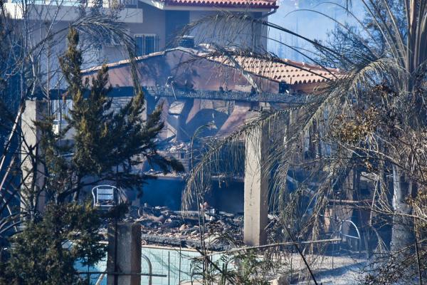 Καταστροφές στην Πάτρα από την πυρκαγιά