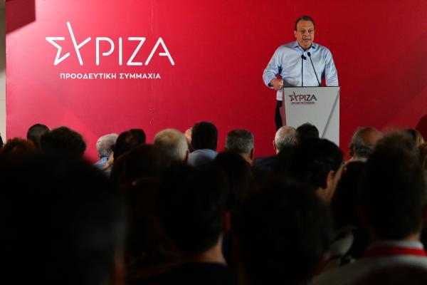 Ο Σωκράτης Φάμελλος στο βήμα της Κεντρικής Επιτροπής του ΣΥΡΙΖΑ - ΠΣ