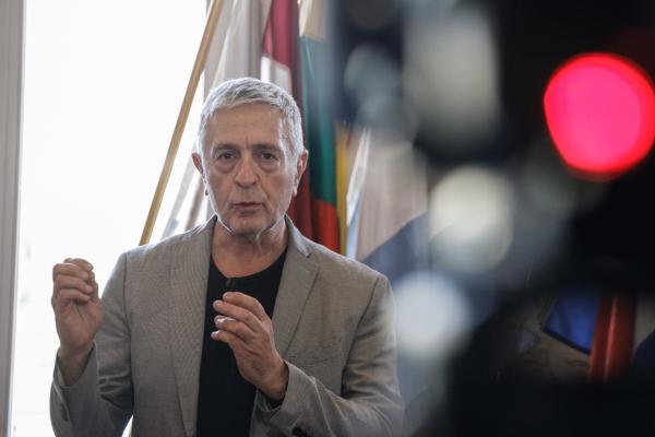 Ο Στέλιος Κούλογλου
